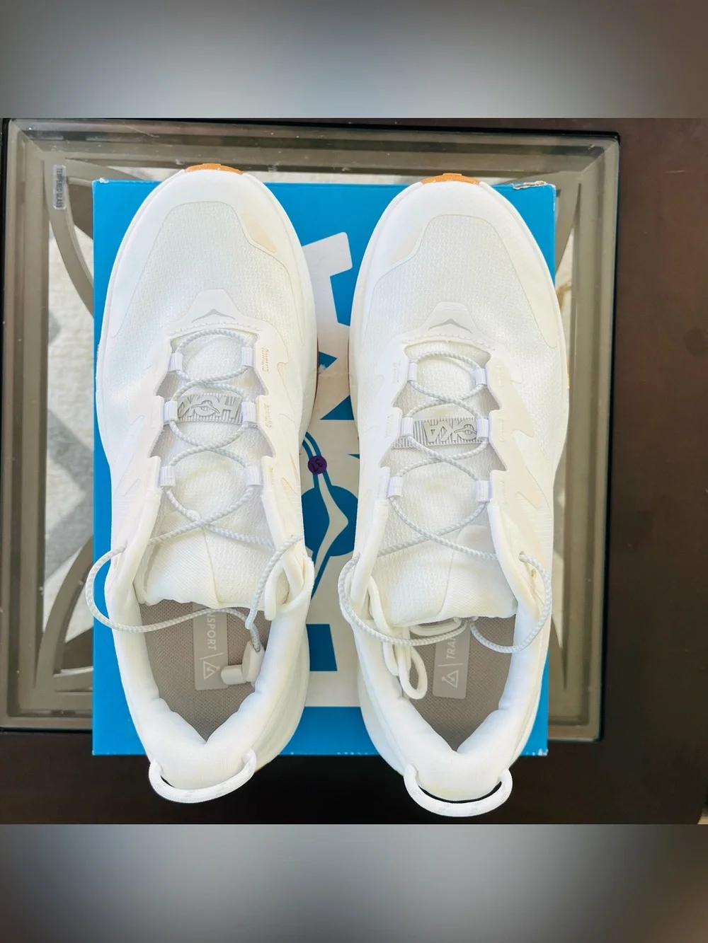 Sz 8 Hoka One One Women's Transport 1123154/WWH White